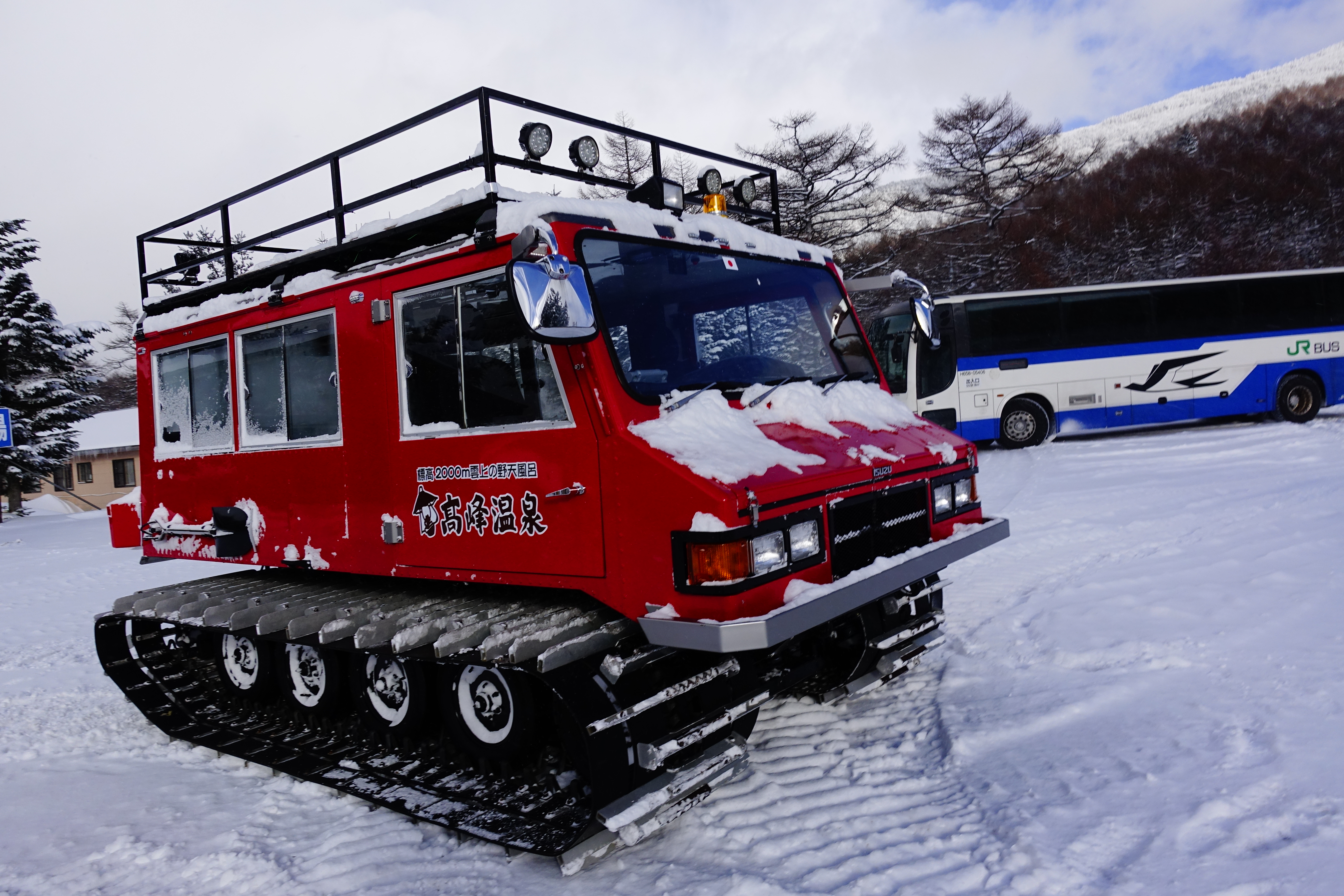 雪上車とJRバス 017