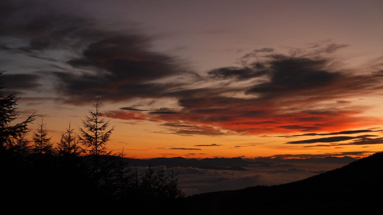 ランプの宿　高峰温泉　日の出前