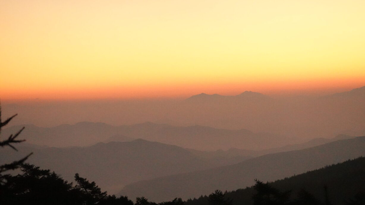 ランプの宿　高峰温泉　日の出前