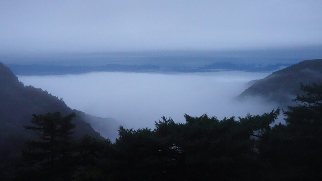 ランプの宿　高峰温泉　朝霧