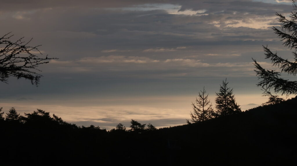 ランプの宿　高峰温泉　日の出前