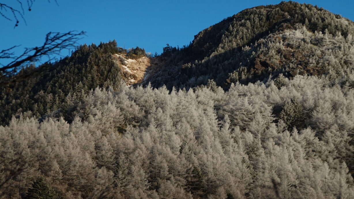 ランプの宿　高峰温泉　　霧氷の朝